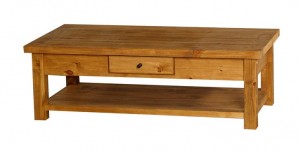 stolik z woskowanego drewna sosnowego